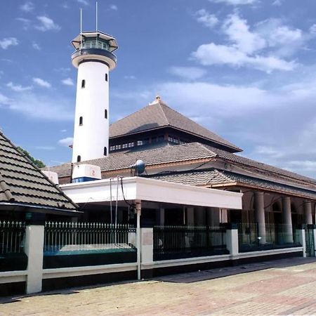 Graha Teras Syariah Hotel Surabaya Exterior foto