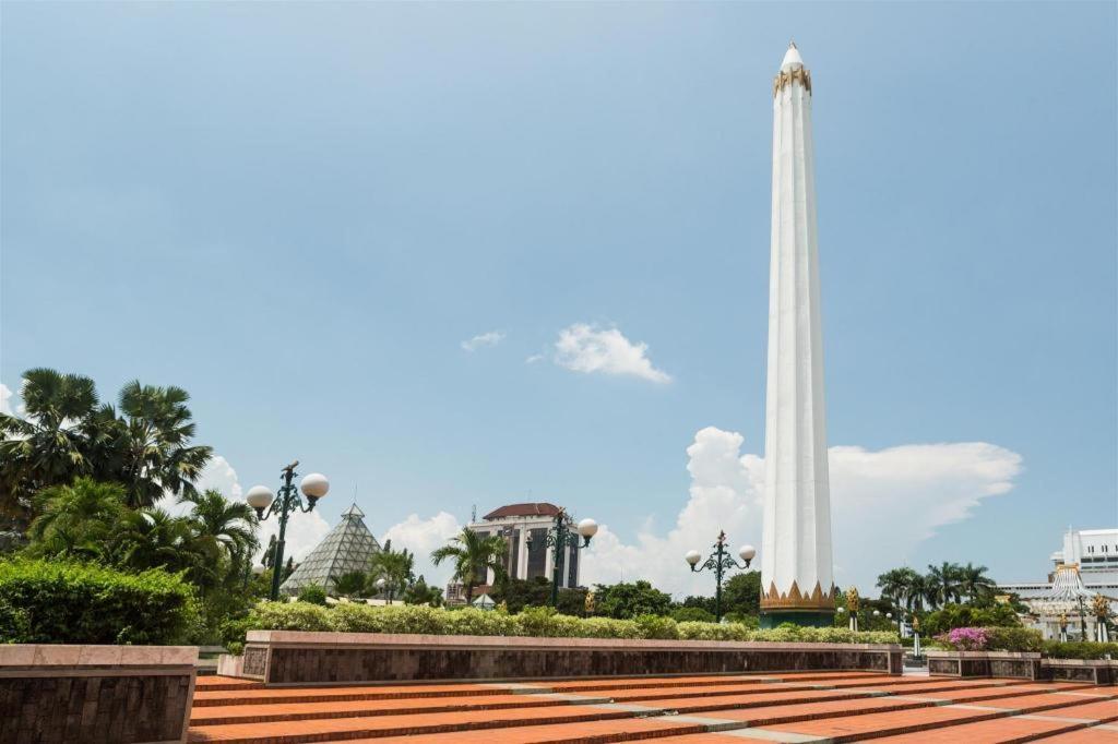 Graha Teras Syariah Hotel Surabaya Exterior foto