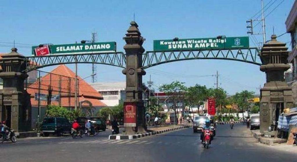 Graha Teras Syariah Hotel Surabaya Exterior foto