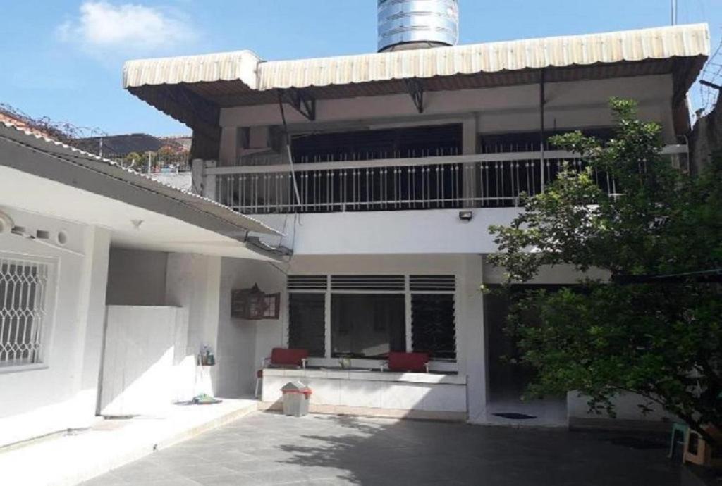 Graha Teras Syariah Hotel Surabaya Exterior foto